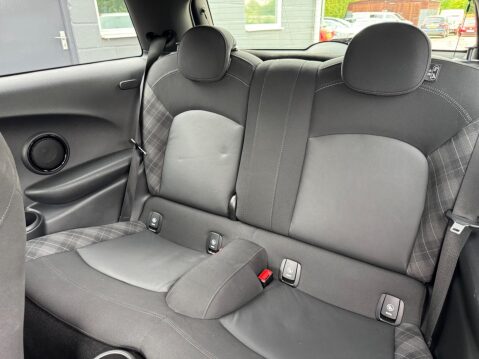 Mini Hatch 2.0 Cooper S Euro 6 (s/s) 3dr 19