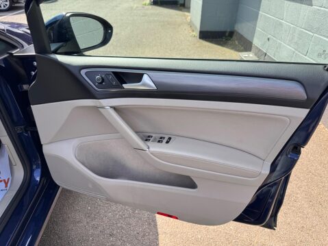 Volkswagen Golf 1.4 TSI BlueMotion Tech SE Nav DSG Euro 6 (s/s) 5dr 37