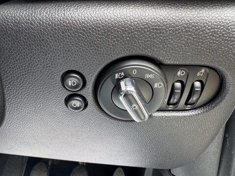Mini Hatch 1.5 Cooper Euro 6 (s/s) 3dr 23