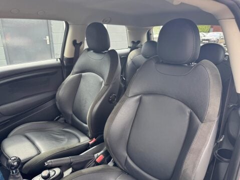 Mini Hatch 1.5 Cooper Euro 6 (s/s) 3dr 34