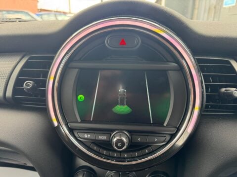 Mini Hatch 1.5 Cooper Euro 6 (s/s) 3dr 42