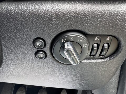 Mini Hatch 1.5 Cooper Euro 6 (s/s) 3dr 23