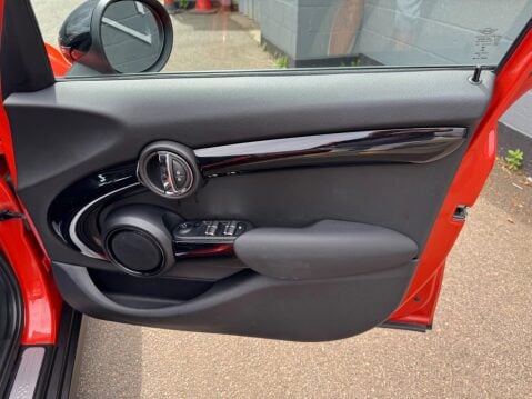Mini Hatch 2.0 Cooper S Steptronic Euro 6 (s/s) 5dr 29