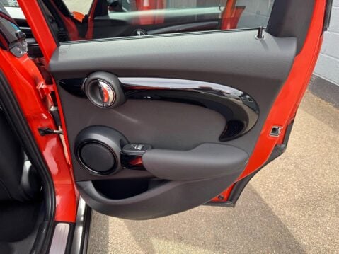 Mini Hatch 2.0 Cooper S Steptronic Euro 6 (s/s) 5dr 28