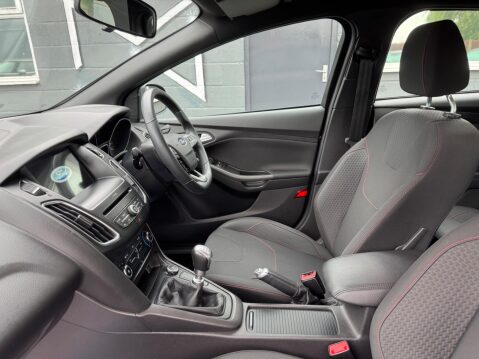 Ford Focus 1.0T EcoBoost ST-Line Hatchback 5dr Petrol Manual Euro 6 (s/s) (125 ps) 51