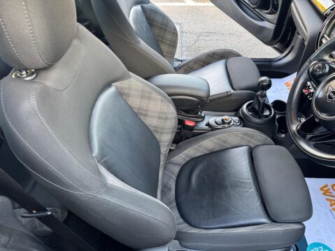 Mini Hatch 1.5 Cooper Classic Hatchback 3dr Petrol Manual Euro 6 (s/s) (136 ps) 32