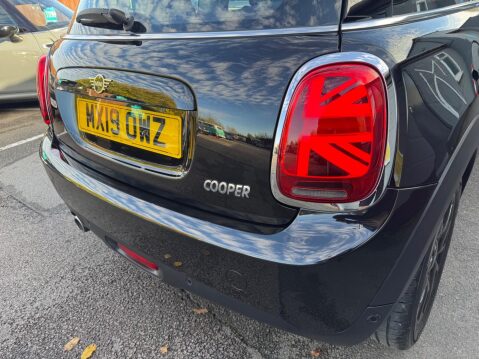 Mini Hatch 1.5 Cooper Classic Hatchback 3dr Petrol Manual Euro 6 (s/s) (136 ps) 25