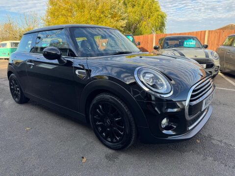 Mini Hatch 1.5 Cooper Classic Hatchback 3dr Petrol Manual Euro 6 (s/s) (136 ps) 1
