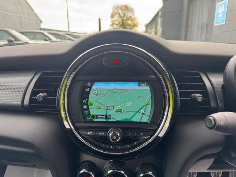 Mini Hatch 1.5 Cooper Sport Hatchback 3dr Petrol Manual Euro 6 (s/s) (136 ps) 53