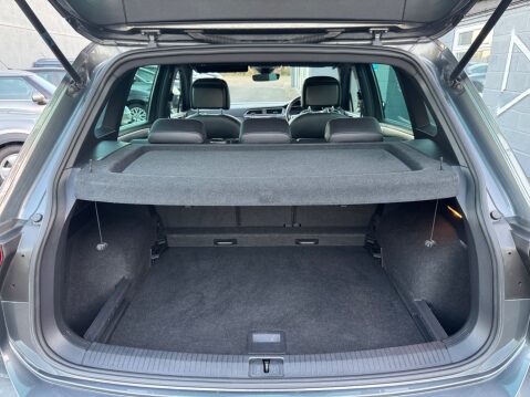 Volkswagen Tiguan 2.0 TDI R-Line SUV 5dr Diesel DSG 4Motion Euro 6 (s/s) (190 ps) 48