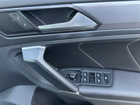 Volkswagen Tiguan 2.0 TDI R-Line SUV 5dr Diesel DSG 4Motion Euro 6 (s/s) (190 ps) 37