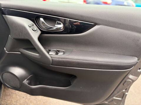 Nissan Qashqai 1.5 Qashqai N-Connecta dCi 5dr 56