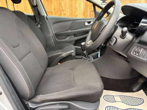 Renault Clio 1.5 Clio Play dCi 5dr 31