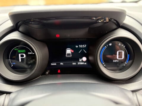 Toyota Yaris 1.5 Yaris Design HEV CVT 5dr 47
