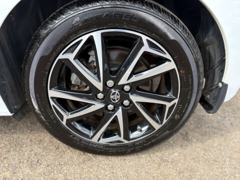 Toyota Yaris 1.5 Yaris Design HEV CVT 5dr 20