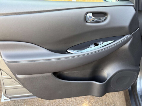 Nissan LEAF Leaf N-Connecta 5dr 58
