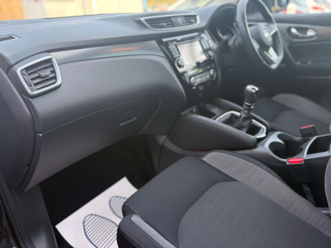 Nissan Qashqai 1.5 Qashqai N-Connecta dCi 5dr 32