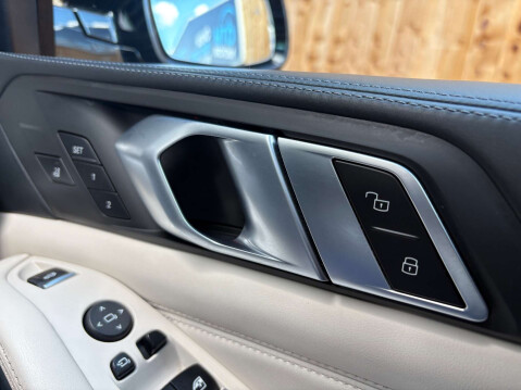 BMW X5 3.0 X5 M50D Auto 4WD 5dr 72