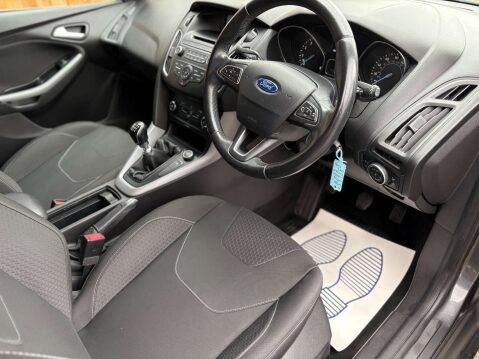 Ford Focus 1.0 Focus Zetec 5dr 28