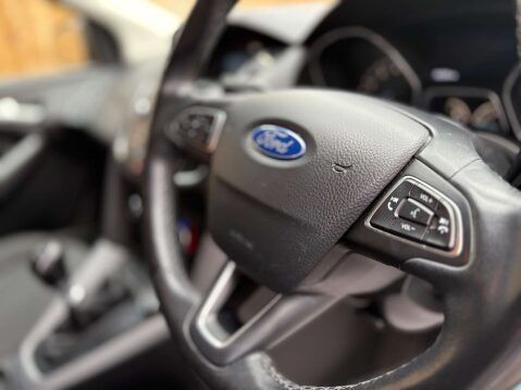 Ford Focus 1.0 Focus Zetec 5dr 37
