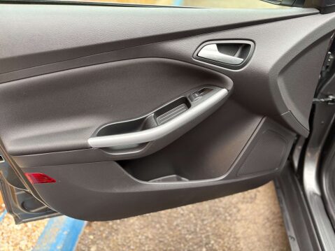 Ford Focus 1.0 Focus Zetec 5dr 48