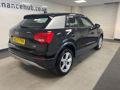 Audi Q2 TDI SPORT 8