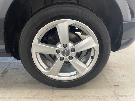 Audi Q2 TDI SPORT 14