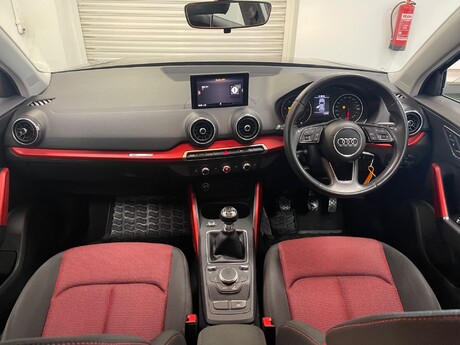 Audi Q2 TDI SPORT 17