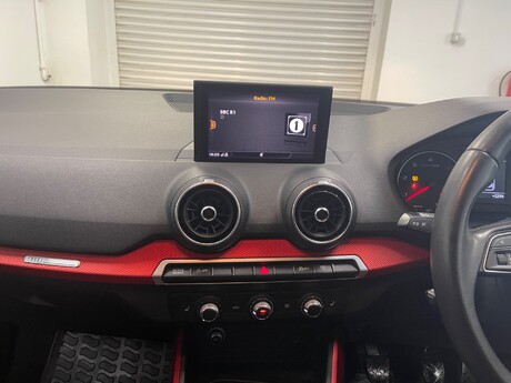 Audi Q2 TDI SPORT 18