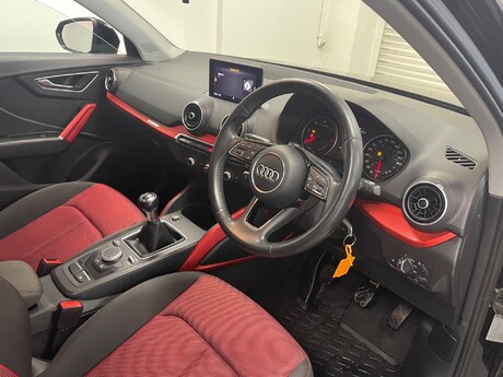 Audi Q2 TDI SPORT 21