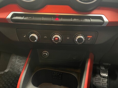 Audi Q2 TDI SPORT 29