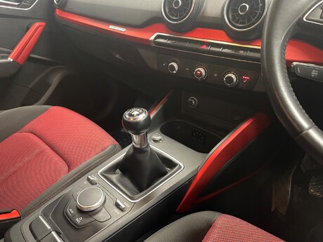 Audi Q2 TDI SPORT 30
