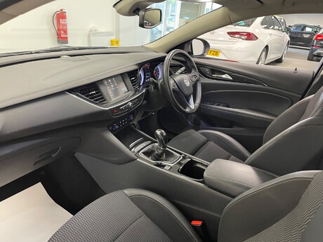 Vauxhall Insignia TECH LINE NAV 3