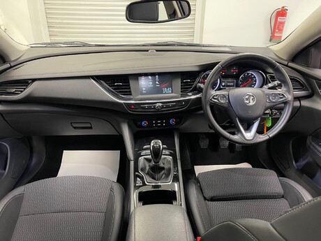 Vauxhall Insignia TECH LINE NAV 17