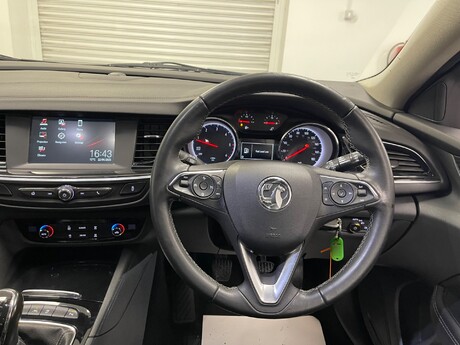 Vauxhall Insignia TECH LINE NAV 19