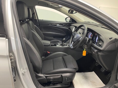 Vauxhall Insignia TECH LINE NAV 21