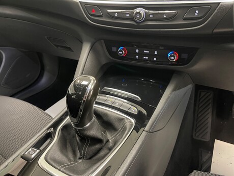 Vauxhall Insignia TECH LINE NAV 24