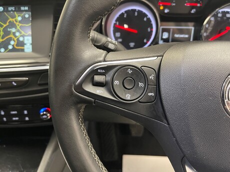 Vauxhall Insignia TECH LINE NAV 25