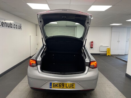 Vauxhall Insignia TECH LINE NAV 28