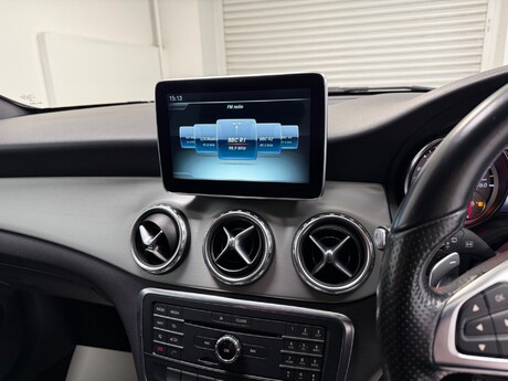 Mercedes-Benz GLA Class GLA 200 D AMG LINE 23