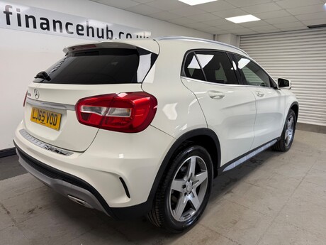 Mercedes-Benz GLA Class GLA 200 D AMG LINE 9