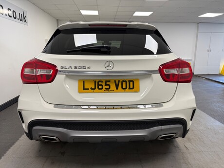 Mercedes-Benz GLA Class GLA 200 D AMG LINE 14