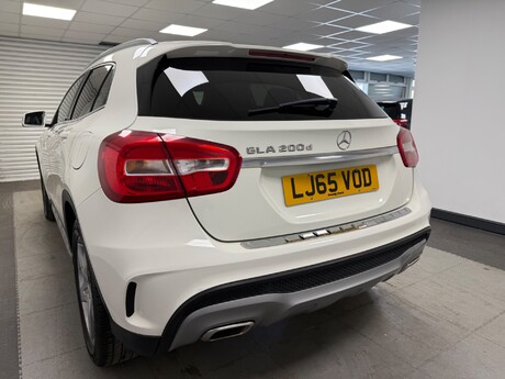 Mercedes-Benz GLA Class GLA 200 D AMG LINE 11