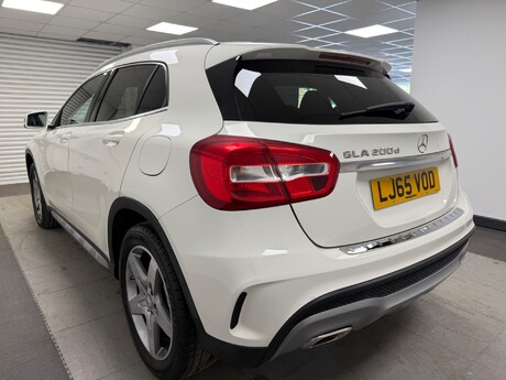 Mercedes-Benz GLA Class GLA 200 D AMG LINE 12