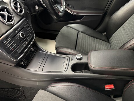 Mercedes-Benz GLA Class GLA 200 D AMG LINE 30