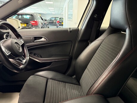 Mercedes-Benz GLA Class GLA 200 D AMG LINE 38