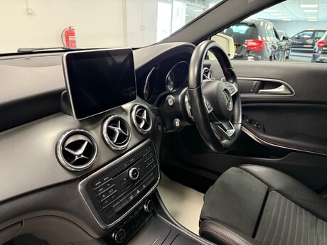 Mercedes-Benz GLA Class GLA 200 D AMG LINE 41