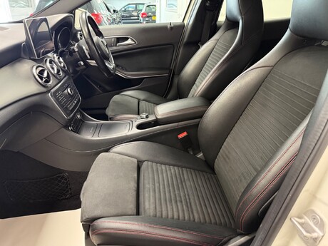 Mercedes-Benz GLA Class GLA 200 D AMG LINE 29