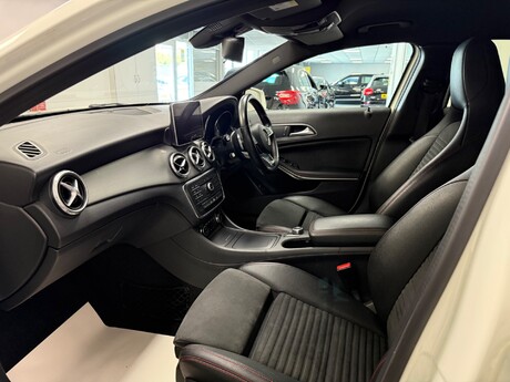 Mercedes-Benz GLA Class GLA 200 D AMG LINE 28