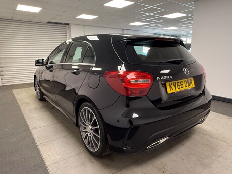Mercedes-Benz A Class A 200 D AMG LINE EXECUTIVE 12